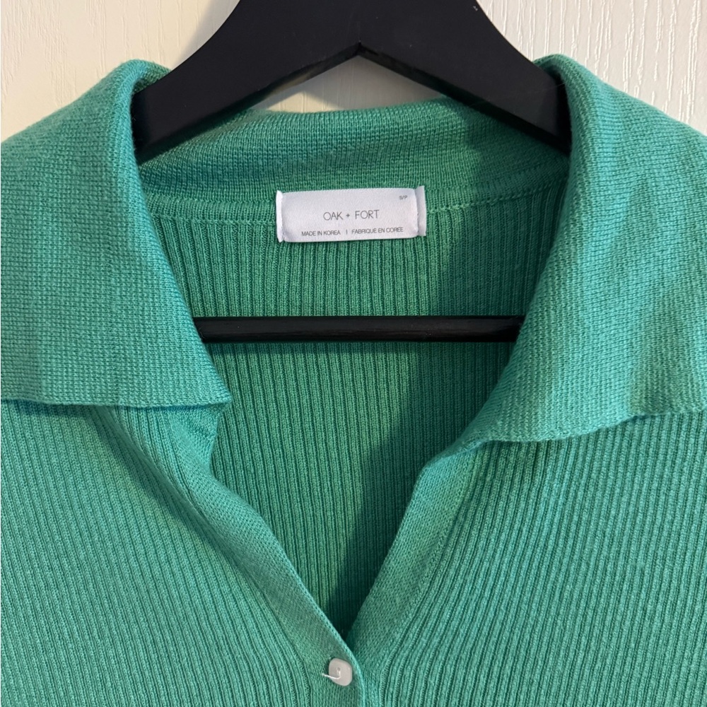 Green Ribbed Button-Up Women's Top - Picture 2 of 3